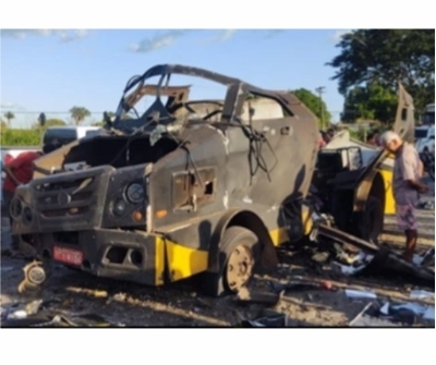 Criminosos explodem carro-forte e leva numerários - MA