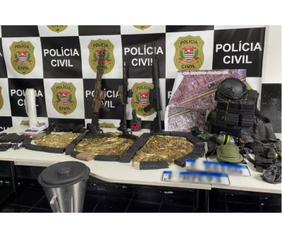 Irmão de assaltante do carro-forte preso com arsenal de armas