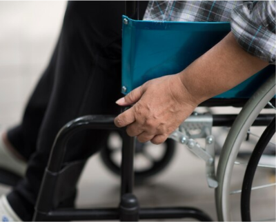 Entenda se aposentado por invalidez pode trabalhar e o que acontece nessa situação