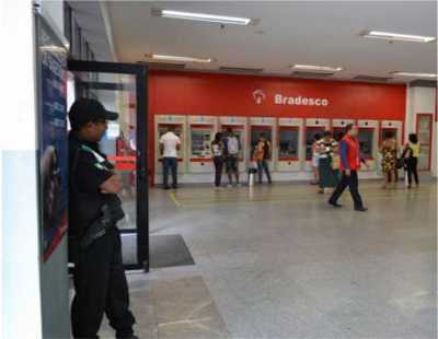Bradesco prevê encerrar o ano com redução de 1.100 agências