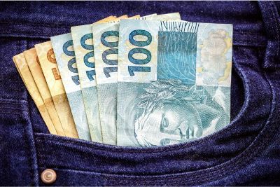 Ranking OCDE: salário mínimo no Brasil é segundo menor entre 31 países
