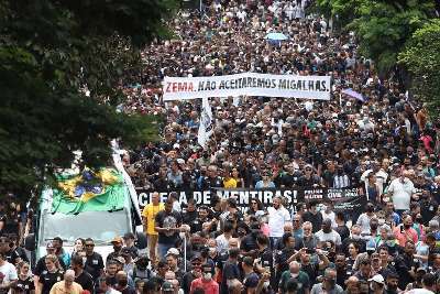 Forças de segurança fazem protesto em Belo Horizonte reivindicando reajuste salarial 