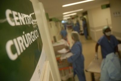 Hospitais públicos e unidade da Unimed suspendem cirurgias eletivas por cenário da Covid em BH