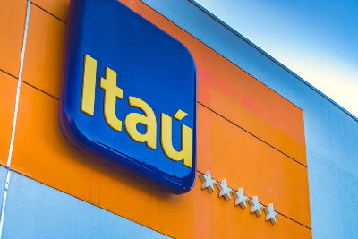Itaú: demissões em massa e fechamento de agências geram protesto de funcionários