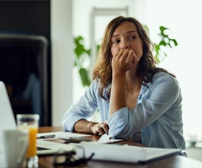 Mulheres sofrem mais no ambiente de trabalho e têm aposentadorias menores
