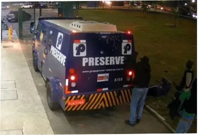 Polícia prende quatro criminosos que atacaram um carro-forte e deixou três vigilantes feridos em supermercado no Recife