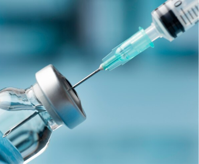 Ministério da Saúde antecipa nova dose da vacina bivalente para idosos