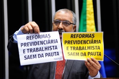Reformas previdenciária e trabalhista saem da pauta.