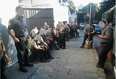 FIDELYS deixa vigilantes de castigo fardado na rua