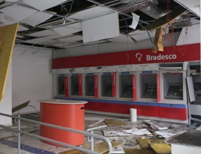 Caixas eletrônicos no Rio vira ponto de bandidos