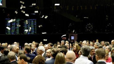 Deputados arquivaram denúncia de corrupção contra Temer