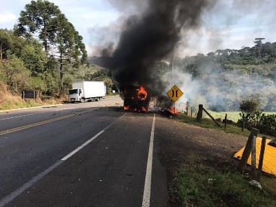 Bandidos assaltam e incendeiam Carro-forte da Prosegur