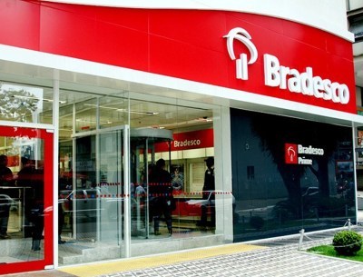 Bradesco estuda fechar até 200 agências este ano