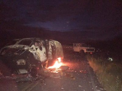 Bandidos explodem carro forte da Prosegur e queimam milhões no RN